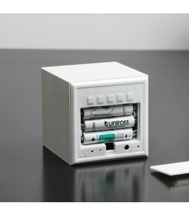 Réveil cube en bois blanc